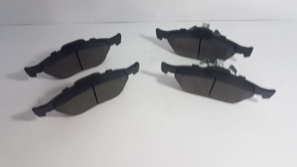 yaris ön balata 06-