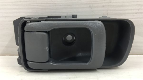 Nıssan D22 Sag Iç açma Kapı Kolu 1998-2005