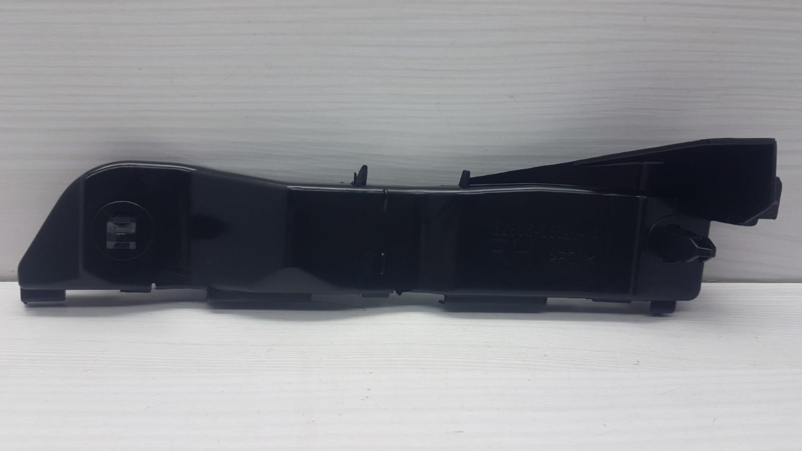 Tampon Braketi Ön Avensis 2003-2006 Sağ