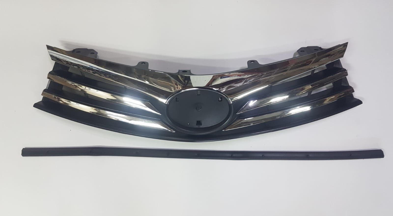 Panjur Corolla 2013-2016 Krom