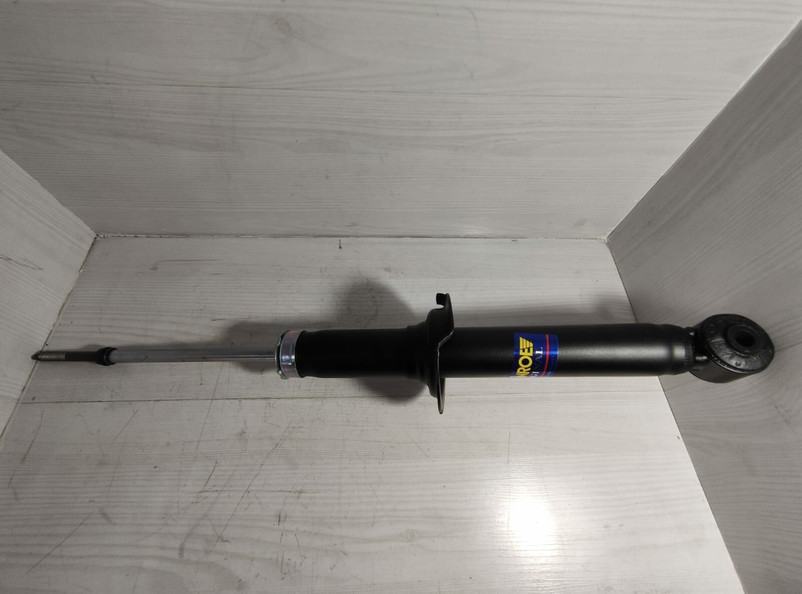 Carisma arka amortisor  00-06 R/L