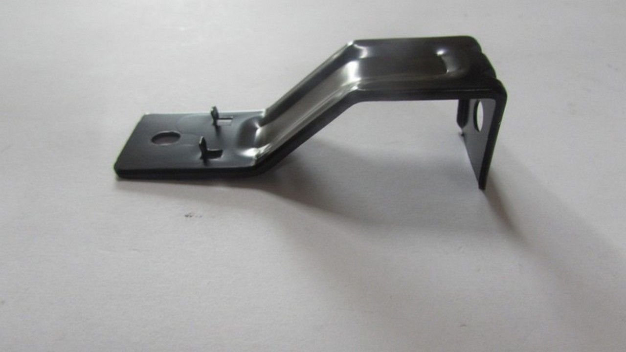 STAREX 2002- ÖN TAMPON BĞLANTI BRAKETİ ALT