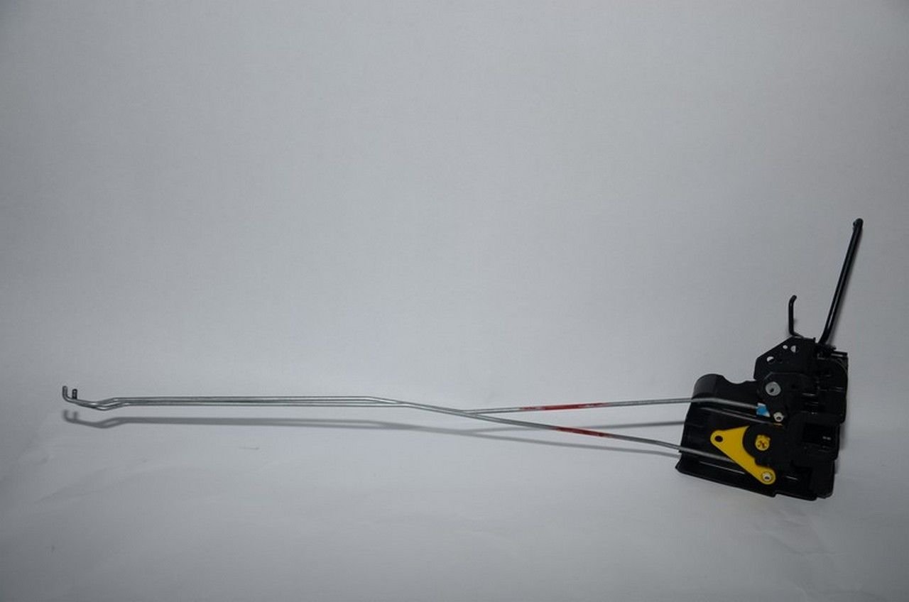 H 100 KMY 2004 ÖN KAPI KİLİDİ SOL MOTORSUZ