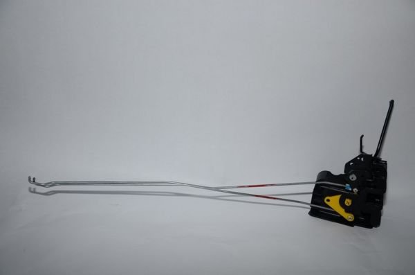 H 100 KMY 2004 ÖN KAPI KİLİDİ SOL MOTORSUZ