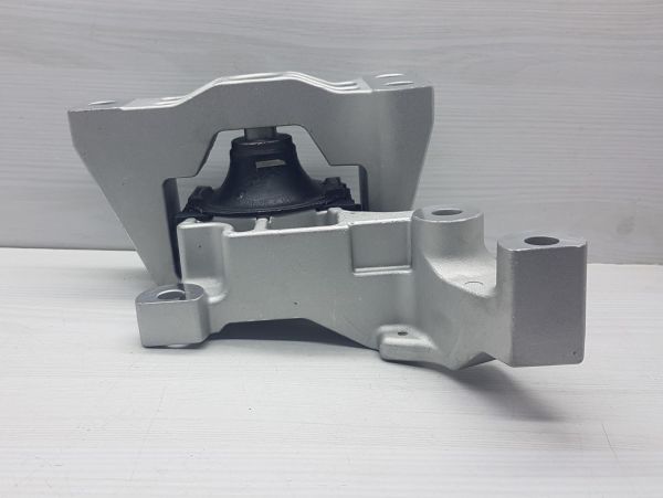 MOTOR TAKOZU JUKE ÖN 1.6 2010- BENZINLI