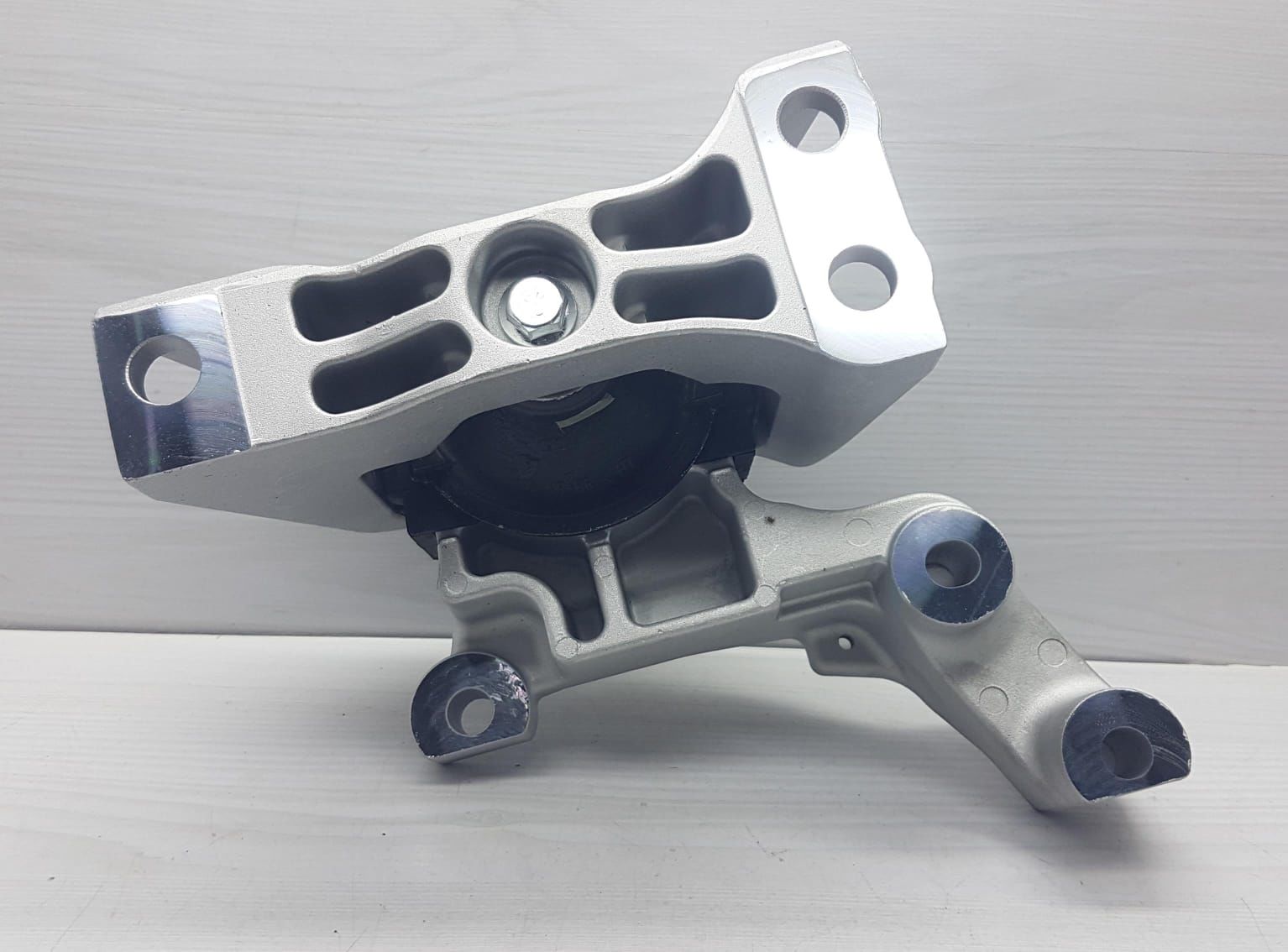 MOTOR TAKOZU JUKE ÖN 1.6 2010- BENZINLI