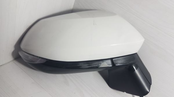 corolla ayna sinyalli sağ 19-