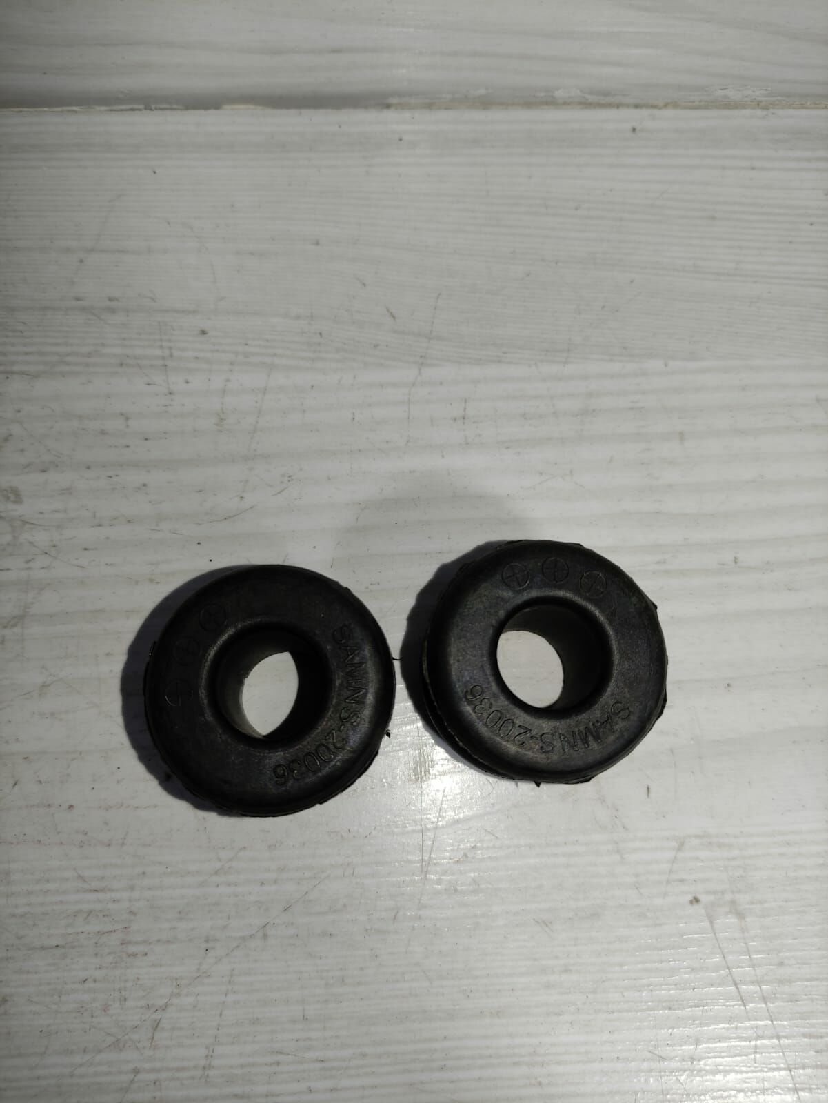 Navara amortisör takozu ön burç lastiği