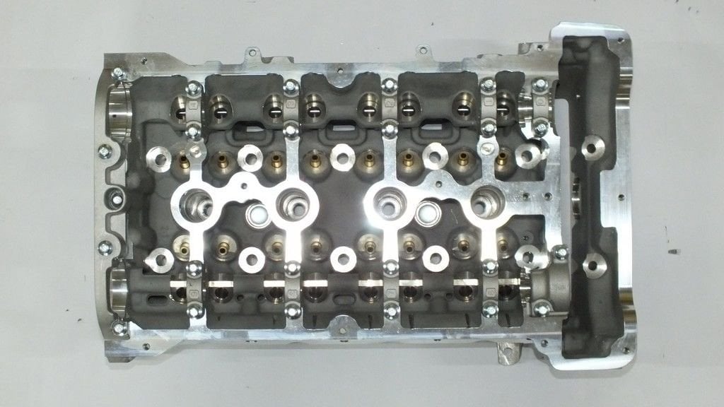 COOPER / C4 / 207 / 208 / 308 / 508 1,6 BENZİNLİ EP6DT - N14B16 156 HP SİLİNDİR KAPAK