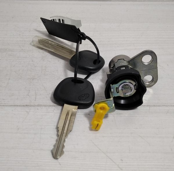 Kapi Sifre Kmy Sağ 05> Ön anahtar yuva göbeği