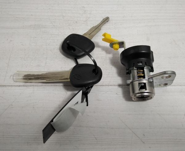 Kapi Sifre Kmy Sağ 05> Ön anahtar yuva göbeği