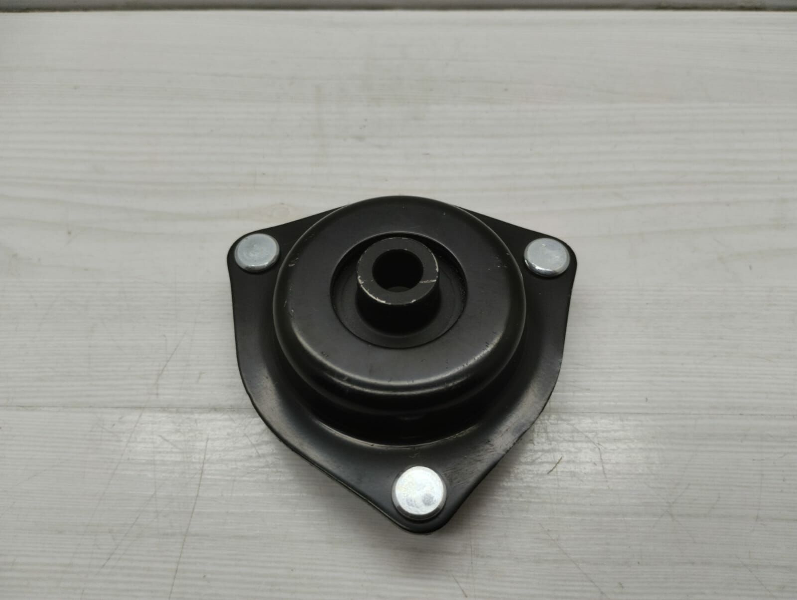 AMORTISÖR TAKOZU ALMERA 00- ÖN