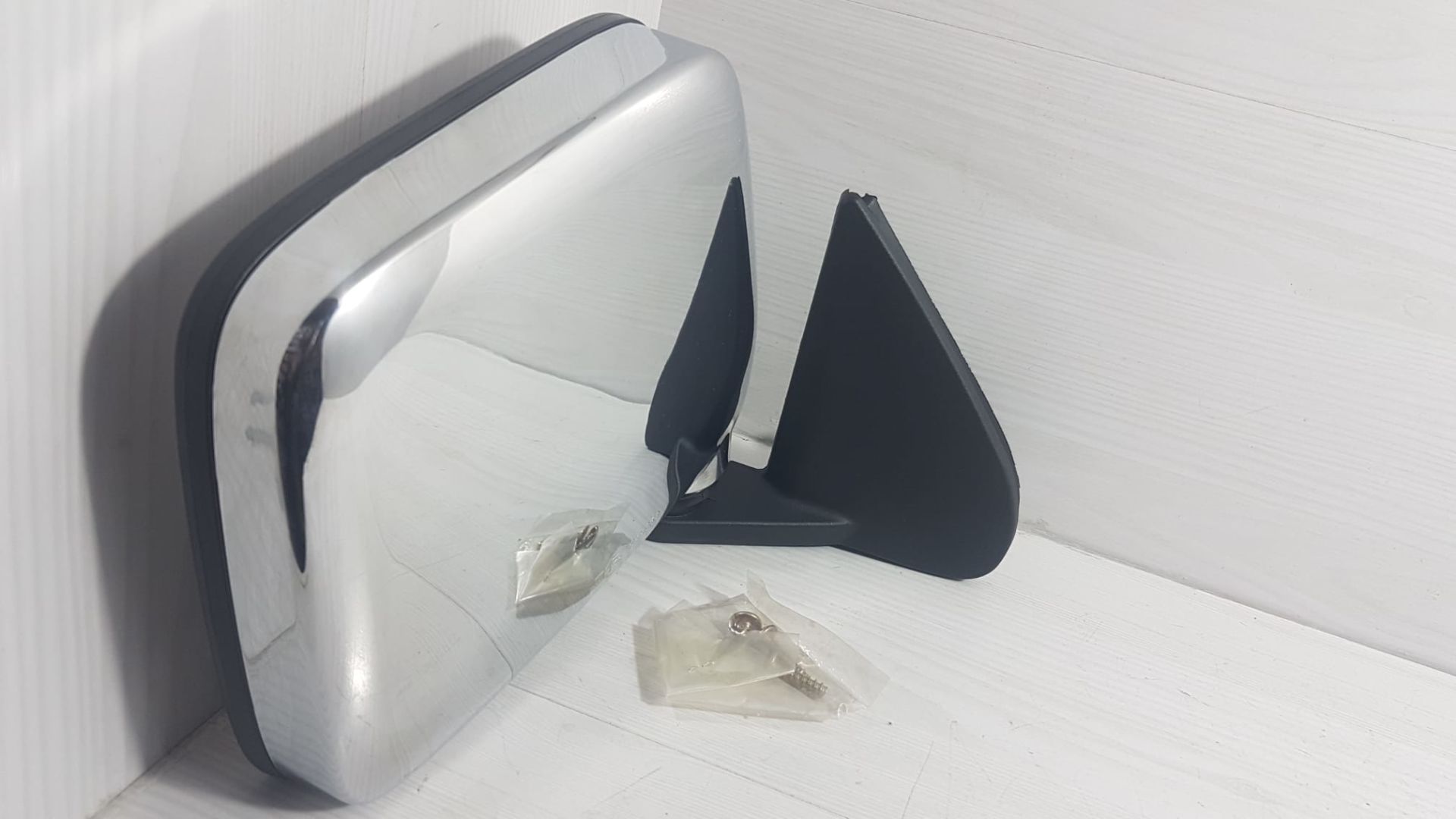 d22 ayna nikelajlı direğe bağlanan üçgen sağ