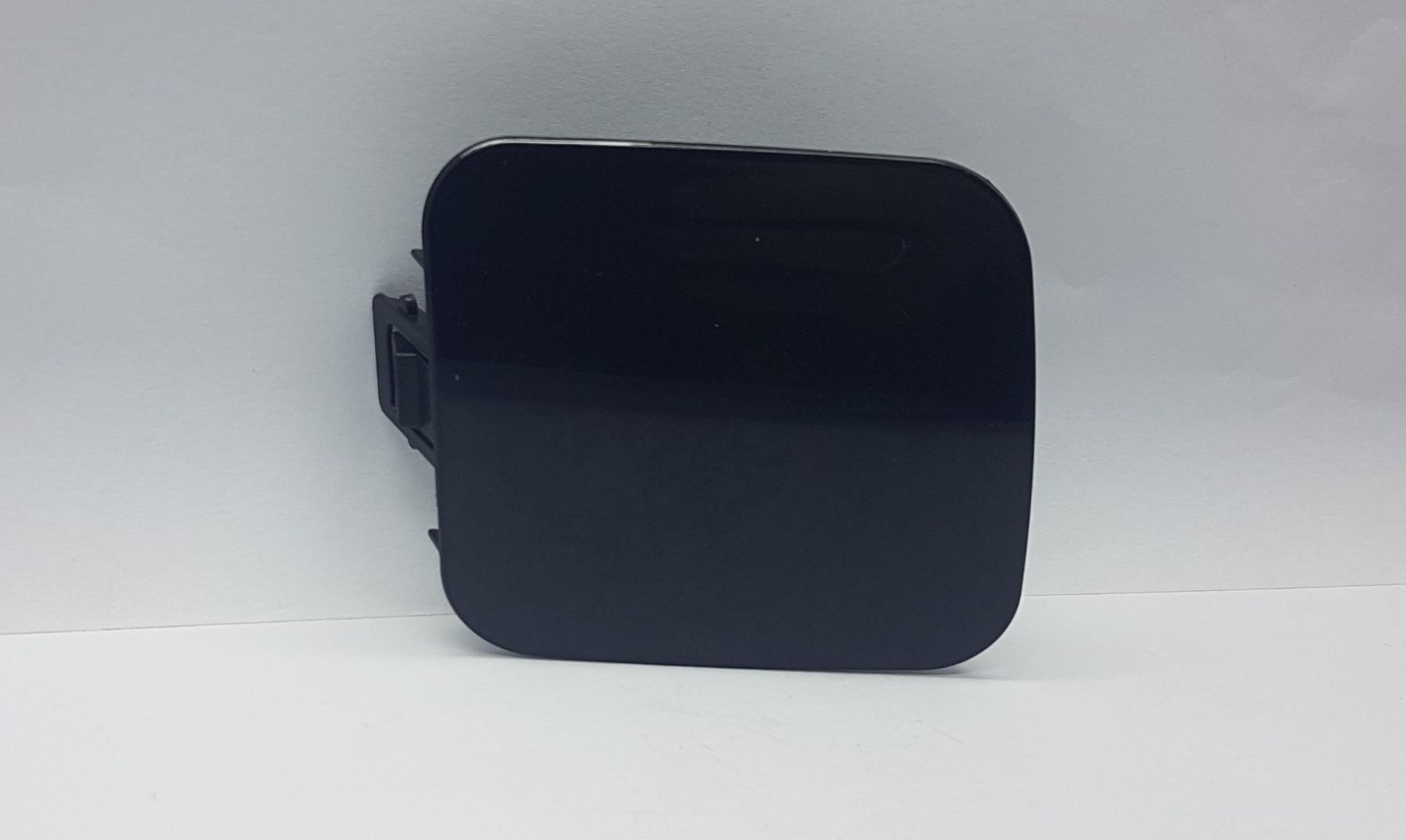 Çeki Demir Kapağı Ön Auris 2013-2015