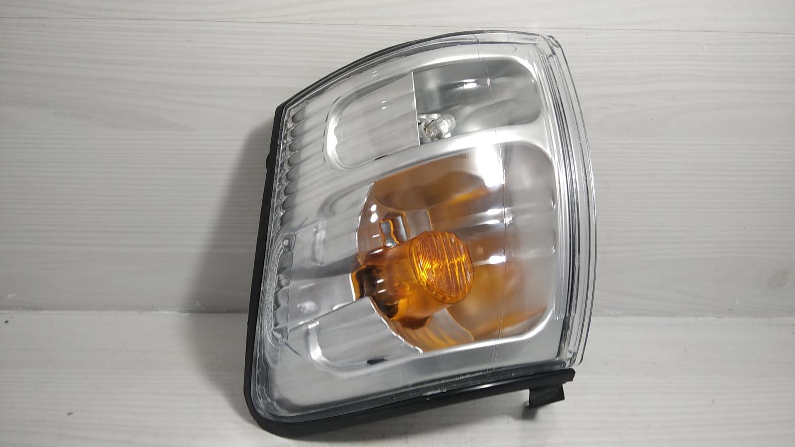 Sinyal Hilux 02-04 Sol