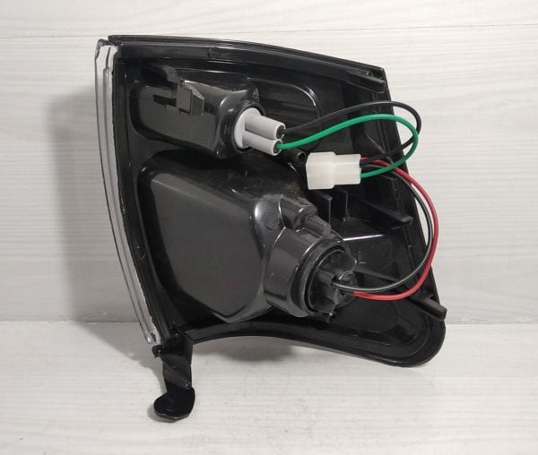 Sinyal Hilux 02-04 Sol