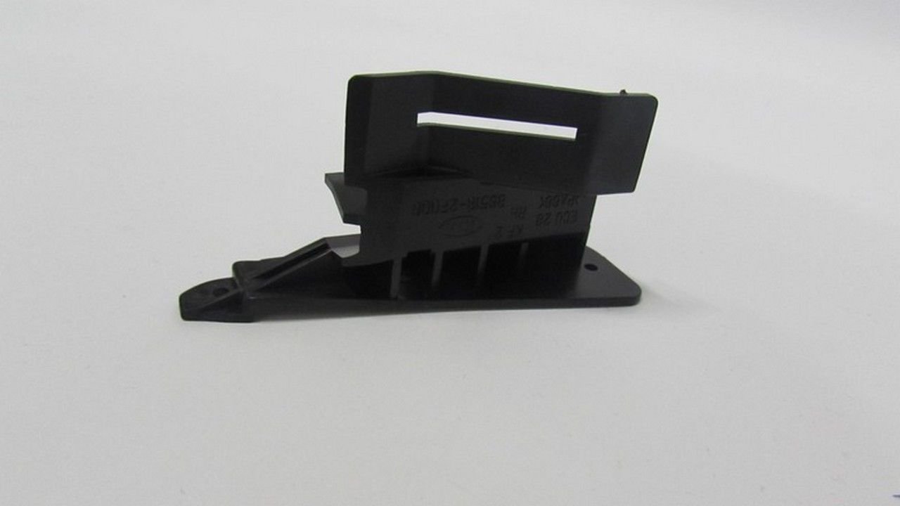 CERATO 2003-2009 TAMPON BRAKETİ ÖN KÖŞE SAĞ