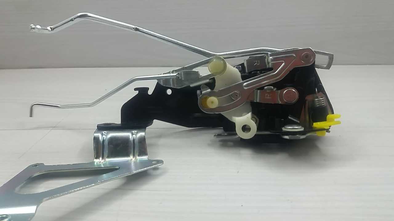 Kapi Kilidi Accent Ön 00-06 Sağ