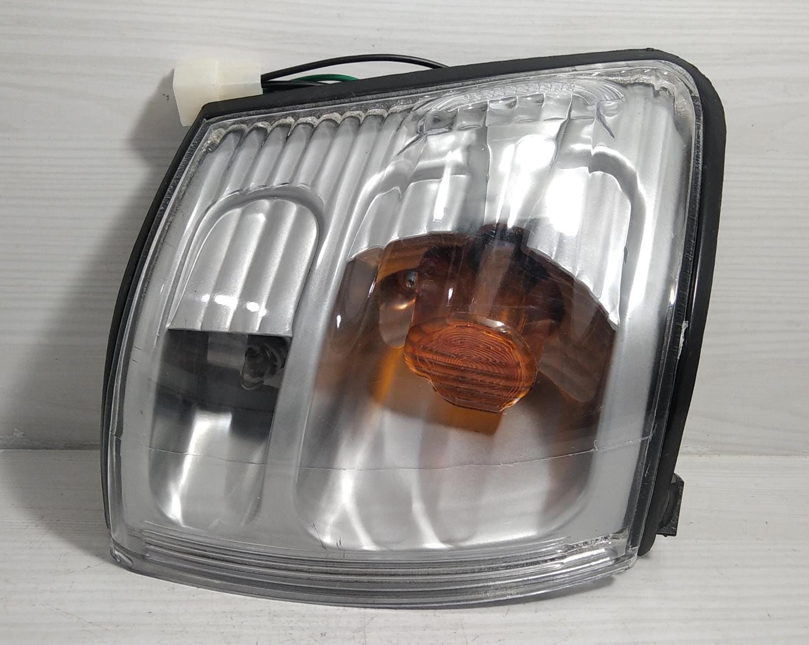 Sinyal Hilux 02-04 Sağ