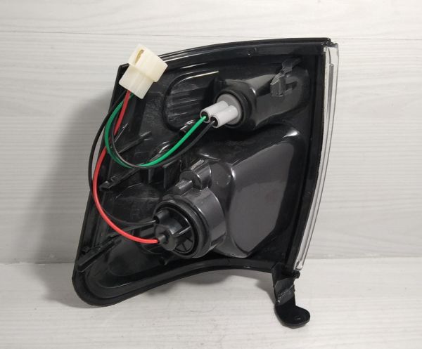 Sinyal Hilux 02-04 Sağ
