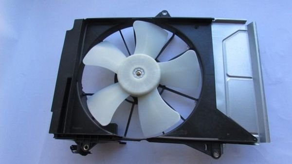 YARIS 1,3 2000-2006 BENZİNLİ RADYATÖR FANI