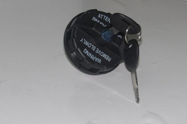 H 100 KMY 04-/LIBERO YAKIT DEPO KAPAĞI (KİLİTLİ)