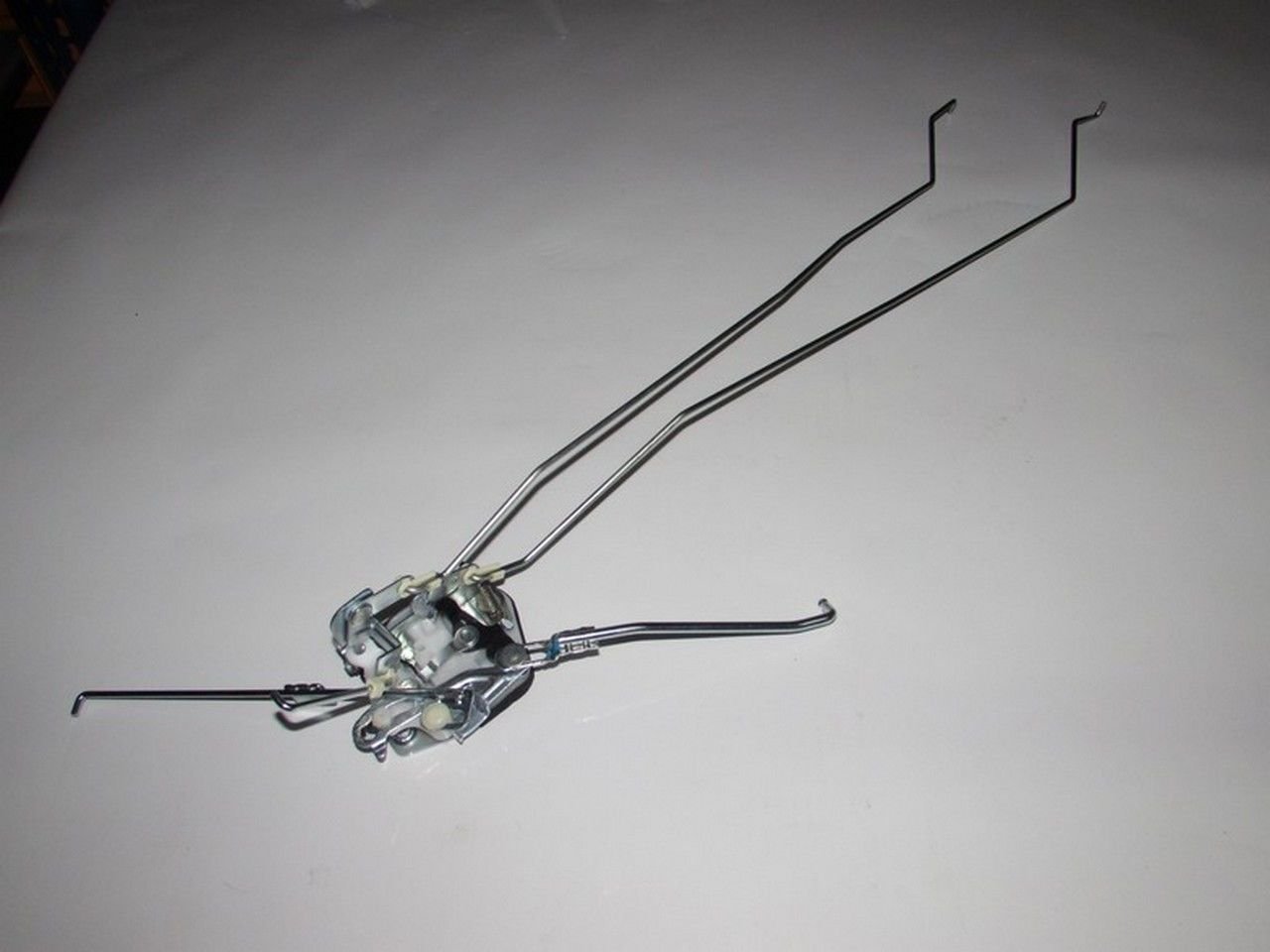 HD35/75 04- KAPI KİLİT MEKANİZMASI ÖN SOL