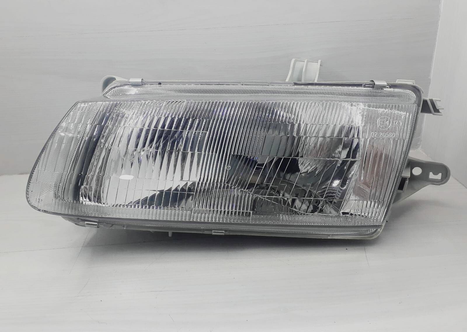 Far 323 Familia Sol 95-96 1.8