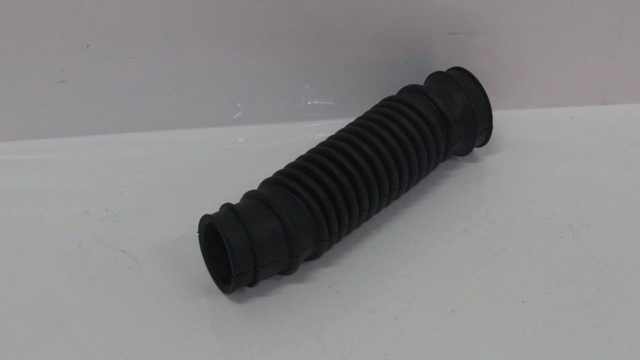 H 100 1997-2007 HAVA GİRİŞ HORTUMU