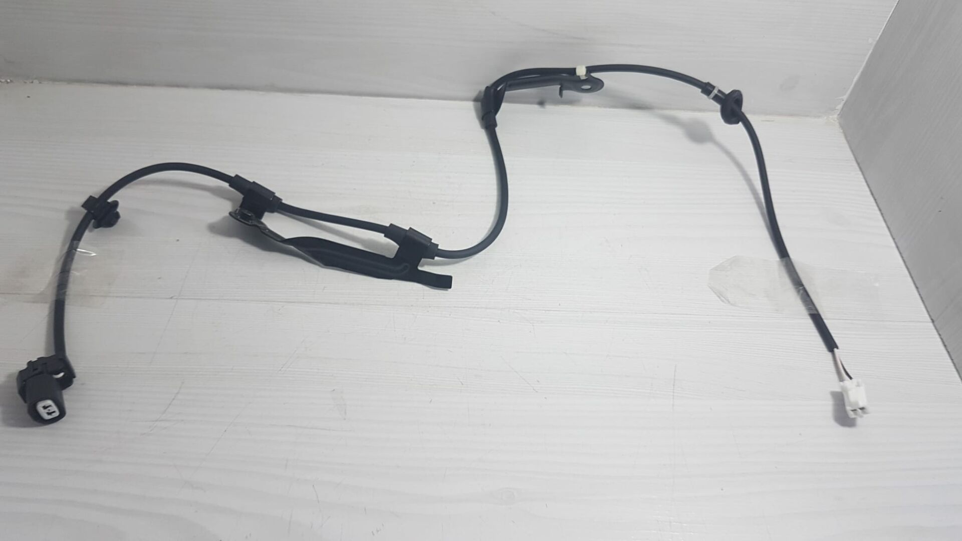 yaris abs sensörü sol arka 99-12