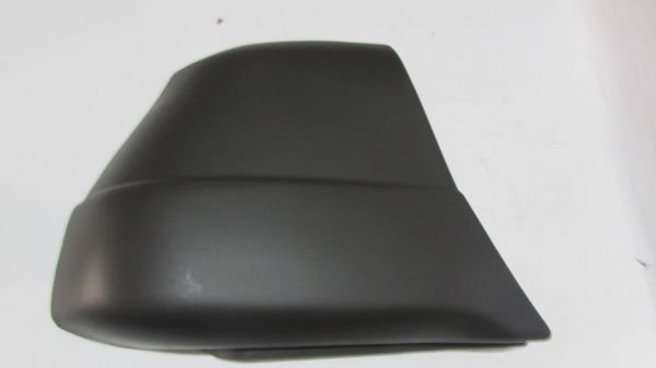 B2500 1997-2000 ÖN TAMPON UCU SİYAH PLASTİK SAĞ