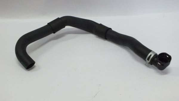 I-30 16-18 DİZEL RADYATÖR ALT HORTUMU