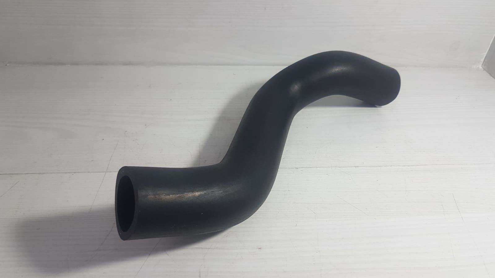 navara radyatör üst hortumu