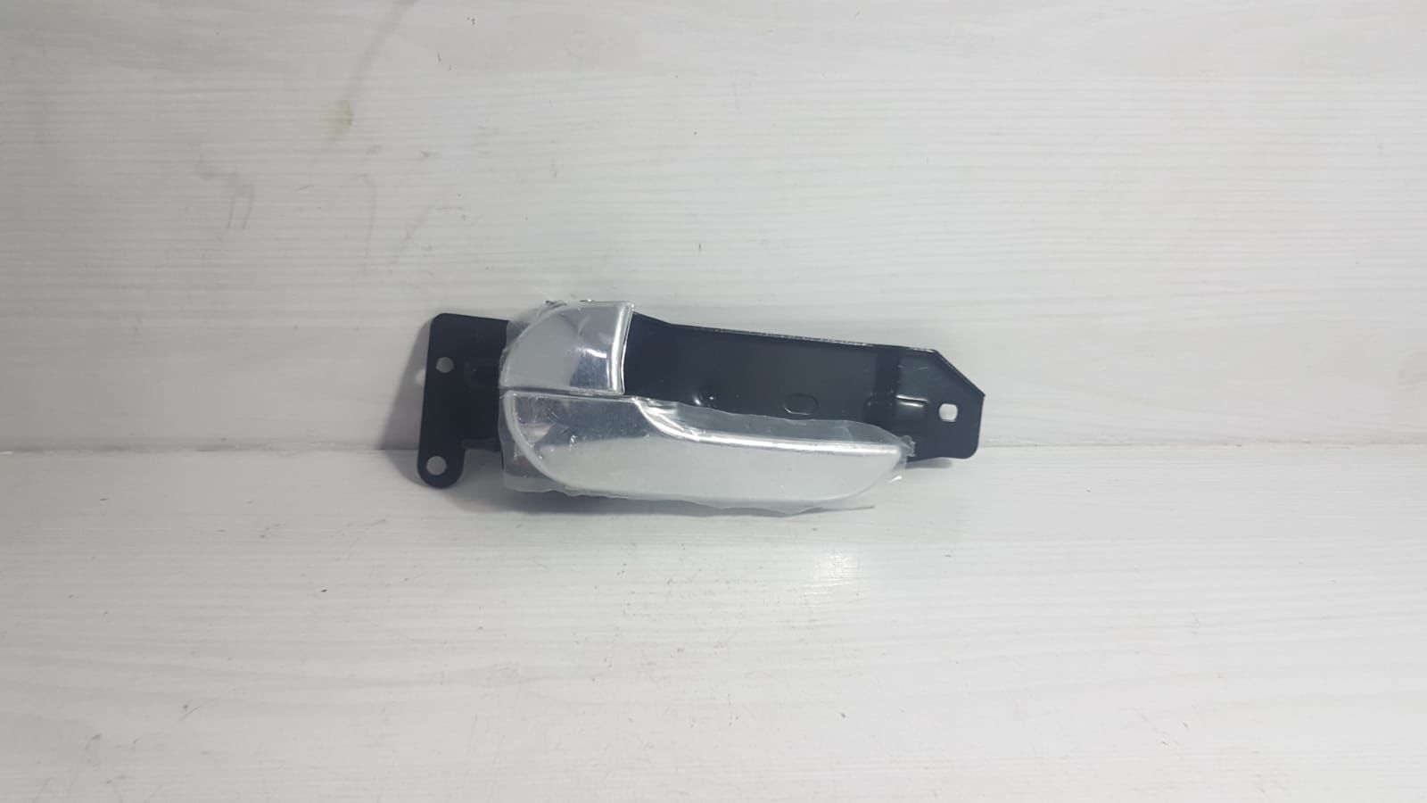 bongo kapı kolu ön iç sol 2004-nikelajlı