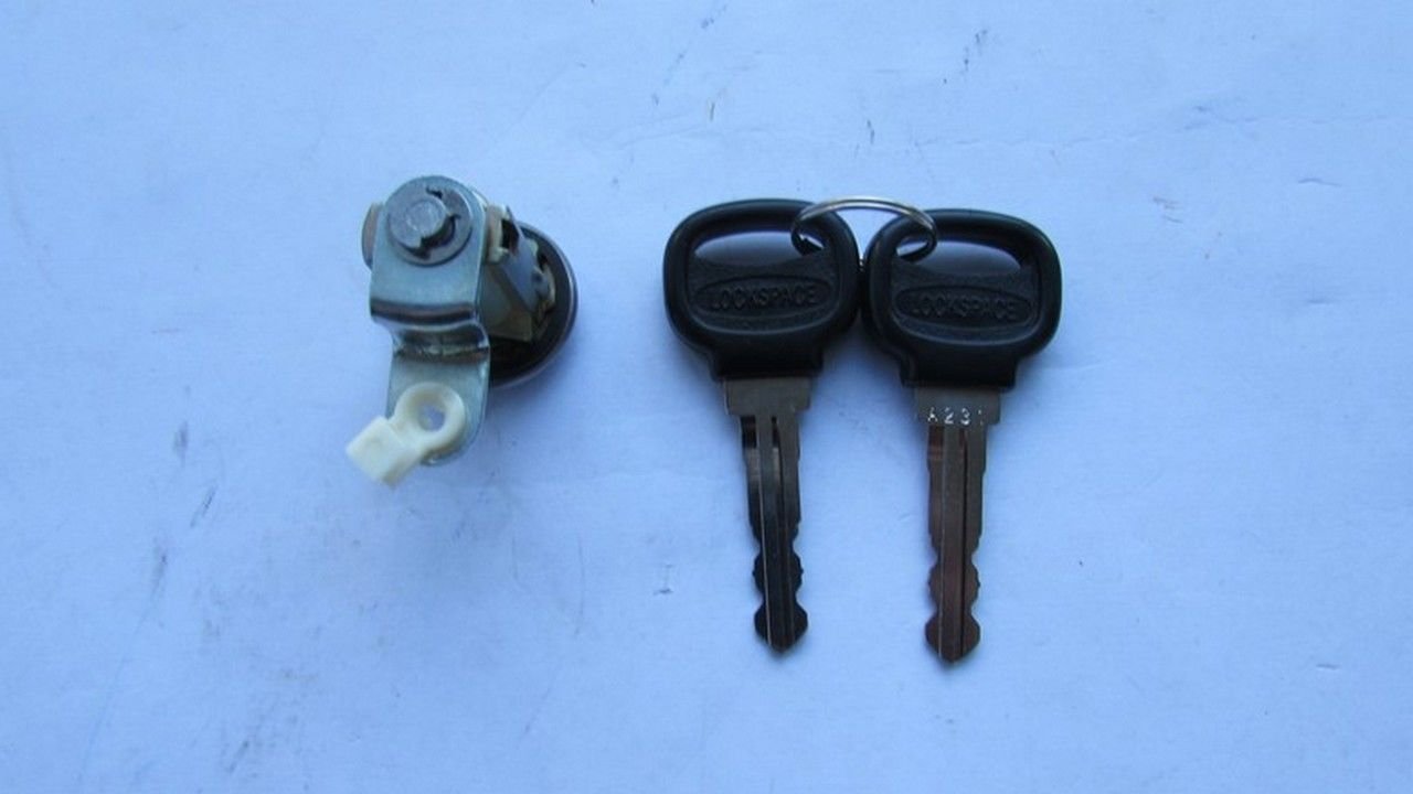 CANTER 304/449 KAPI KİLİT ŞİFRESİ SAĞ