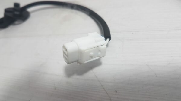 yaris abs sensörü sol ön 99-05