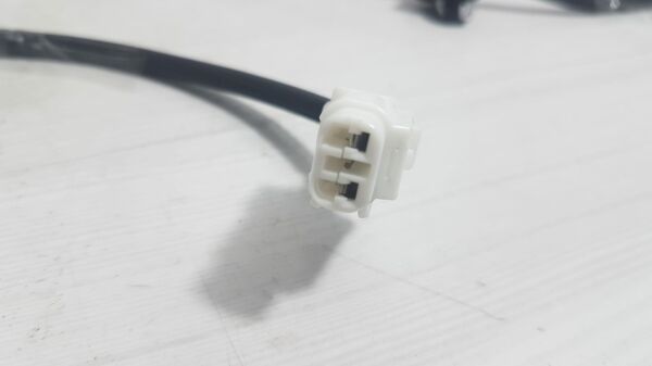 yaris abs sensörü sol ön 99-05