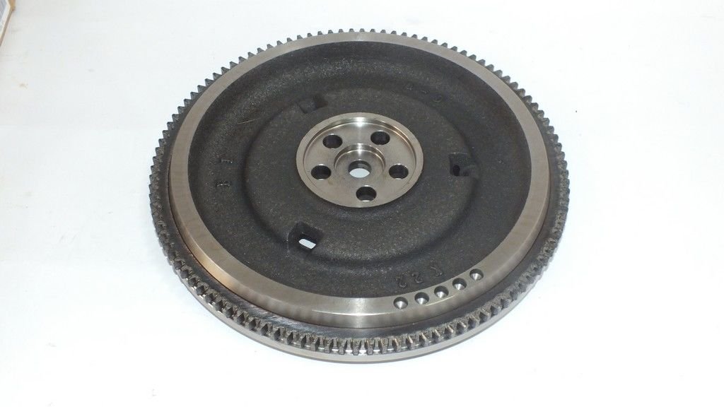 ACCENT 1995-2002 / GETZ 1995-2006 1.3 / 1.5 VOLANT  KOMPLE 236 MM