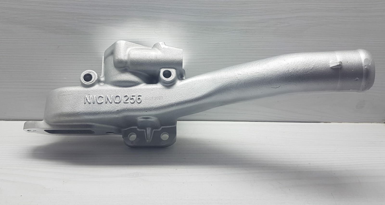 TERMOSTAT KAPAGI D22 1998-2002 ALT GÖVDE YUVA NİSSAN PİCKUP