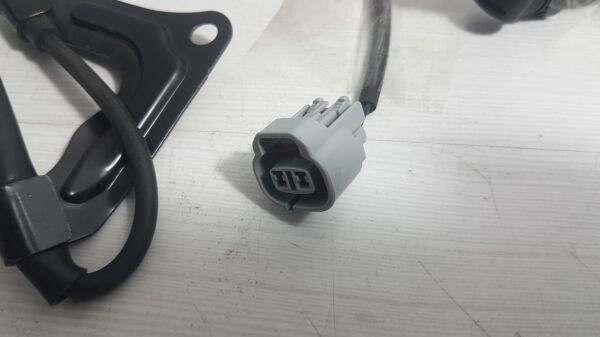 Abs Sensörü Avensis 97-02 Sağ Ön Denso Tip