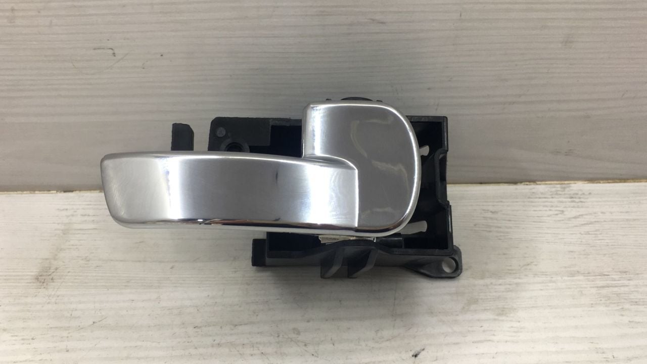 Nıssan Navara 2006-2011 Ön İç Sag Kapı Kolu Krom