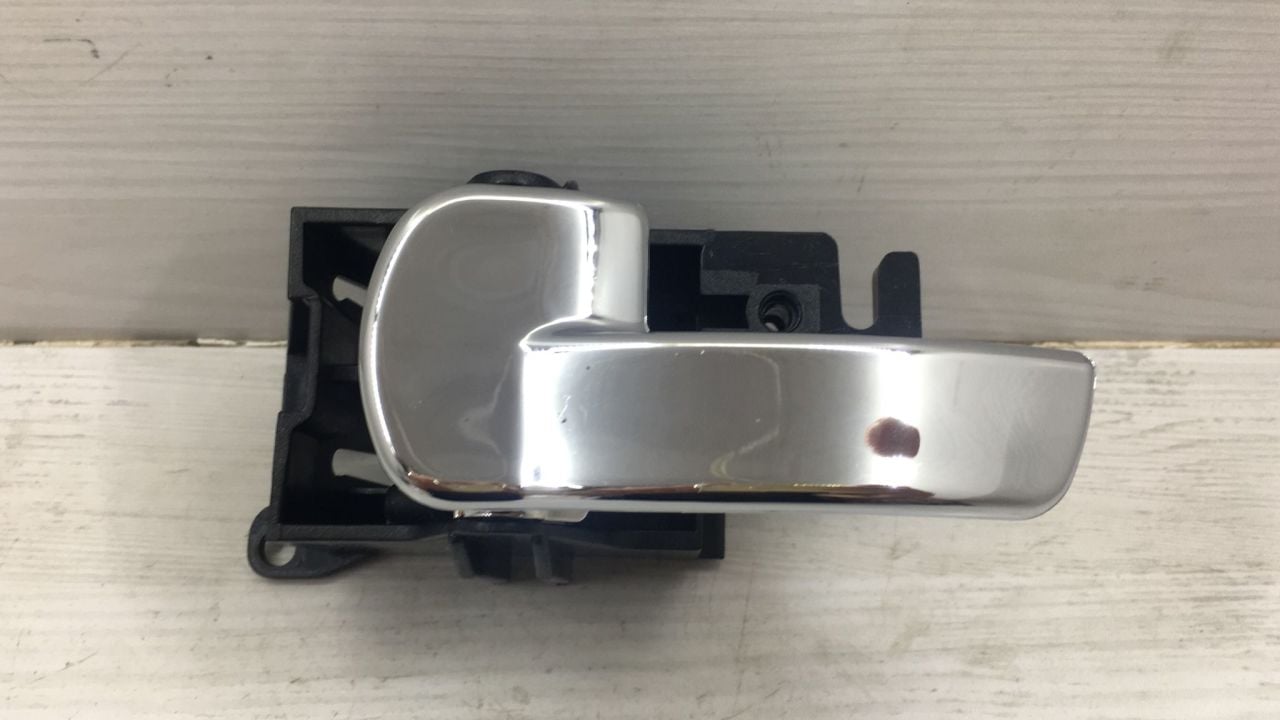 Nıssan Navara 2006-2011 Ön İç Sol Kapı Kolu Krom