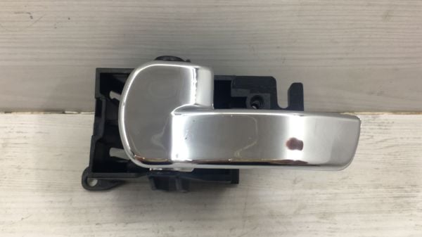 Nıssan Navara 2006-2011 Ön İç Sol Kapı Kolu Krom