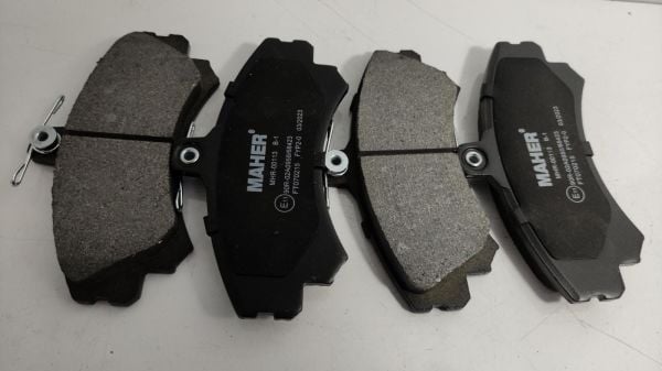 Balata Ön Carisma 1.8 96-00/Colt 05-