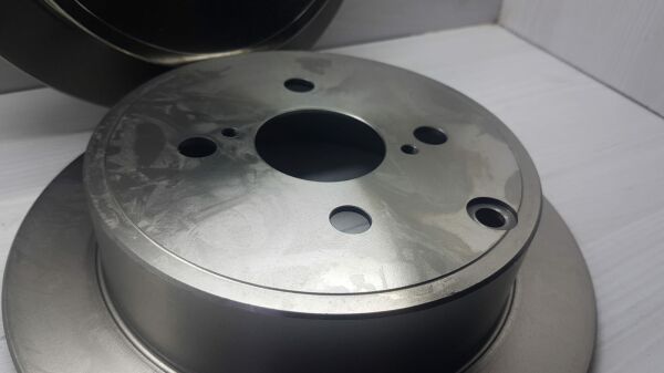 corolla arka fren diski 258mm.2000-2006/verso 2003-