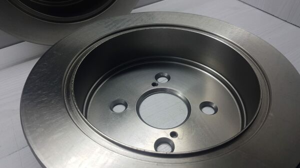 corolla arka fren diski 258mm.2000-2006/verso 2003-