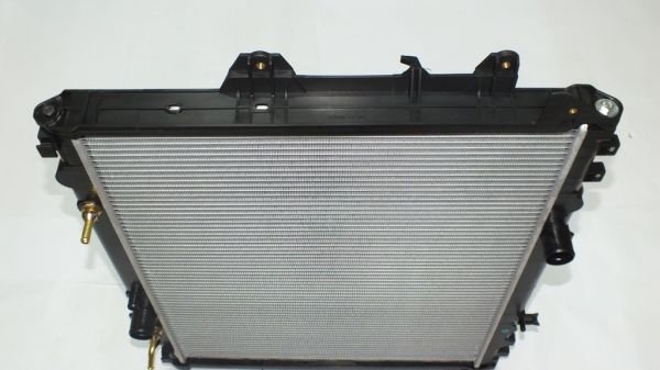 HILUX WIGO 06- RADYATÖR OTOMATİK BRAZING TİP