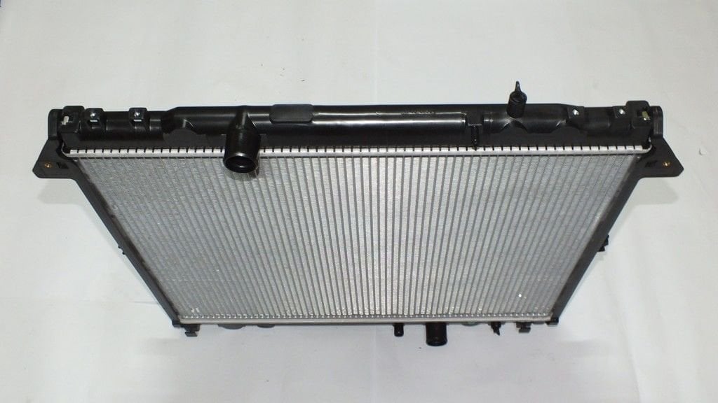 HILUX WIGO 06- RADYATÖR MANUEL BRAZING TİP