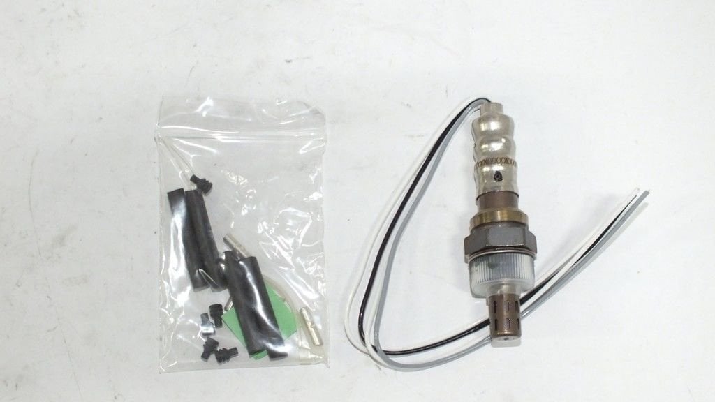 UNİVERSAL TİP/ DOX-0119/ DOX-0114 1952 4 KABLOLU - 6,1 ohm dirençli OKSİJEN SENSÖRÜ