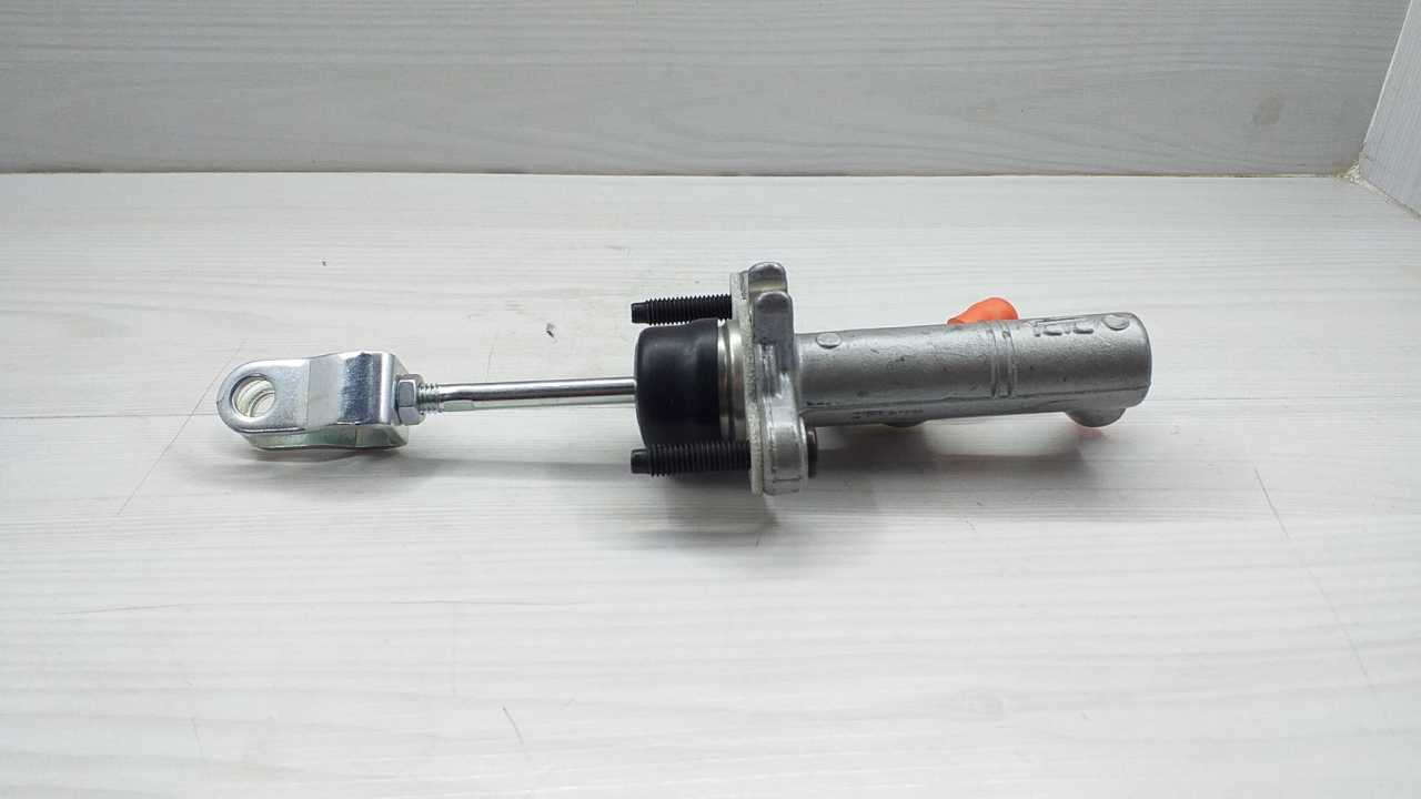 Üst Merkez Era Benzinli 41610-1g000 debriyaj silindiri